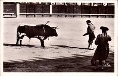 CPM Corrida Course de taureaux Apres l'estocade