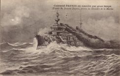 CPA Bateau de Guerre Cuirasse Patrie en marche par gros temps