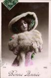 CPA Fantaisie Femme Fourrure 