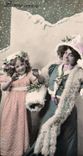 CPA Fantaisie Femme Fourrure Enfant 