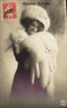 CPA Fantaisie Femme Fourrure 