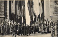 Vintage Postcard Homage of the President of the Republic and the members of the government to balanced tinconnu Militaria