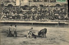 CPA Corrida Course de taureaux Matador portant un descabello 