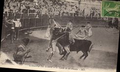 CPA Corrida Course de taureaux Caida de un picador 