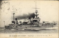 CPA Bateau de Guerre Republique cuirasse de 1er rang 