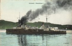 CPA Bateau de Guerre Cuirasse Republique 