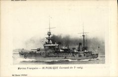 CPA Bateau de Guerre Republique Cuirasse de 1er rang 