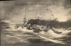 CPA Bateau de Guerre Cherbourg Cuirasse type Republique par grosse mer 