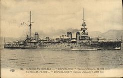 CPA Bateau de Guerre Republique Cuirasse d'escadre 