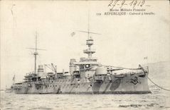 CPA Bateau de Guerre Republique Cuirasse a tourelles 