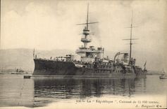 CPA Bateau de Guerre La Republique Cuirasse 