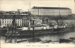 CPA Bateau de Guerre Brest Caserne de depot Le Suffren 