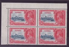 Gambia Gambie KGV Silver Jubilee 1 1/2d deep blue & scarlet u/m ** block of 4 VARIETY Extra Flgastaff SG 143b