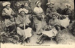 CPA Dentelle Dentelliere Auvergne Un groupe de Dentellieres Auvergnates 