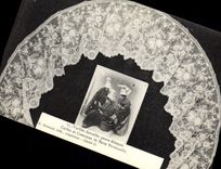 CPA Dentelle Dentelliere Vieilles dentelles Genre Alencon Normandie 