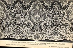 CPA Dentelle Dentelliere Rochet en point d'Alencon et d'Argentan offert par le diocese de Bayeux a SS le Pape Leon XIII 