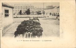 CPA Cheval Equitation Hippisme 1er regiment de cuirassiers A l'abreuvoir Militaria 