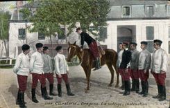 CPA Cheval Equitation Hippisme Cavalaerie Dragons La voltige instruction Militaria 