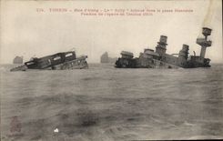 CPA Bateau de Guerre Tonkin Baie d'Along Le Sully echoue dans la passe Henriette Position de l'epave en octobre 1906 Indochine 