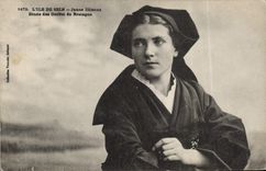 CPA Folklore L'Ile de Sein Jeune Illienne 