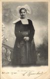 CPA Folklore Jeune fille de Pont Aven 