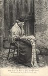 CPA Dentelle La Dentelliere au petit chapeau 
