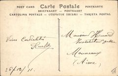 CPA Dentelle Dentelliere a la coiffe a boules 