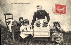 CPA Dentelle Dentelliere Les eleves dentelliers Enfants 