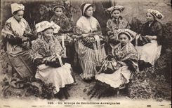 CPA Dentelle Dentelliere Un groupe de dentellieres Auvergnates 