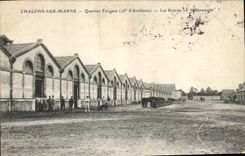 CPA Cheval Equitation Hippisme Chalons sur Marne Quartier Forgeot 25eme d'artillerie Les ecuries L'abreuvoir Militaria 