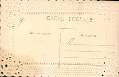 CPA Fantaisie Brodee Main Fleurs Colombe