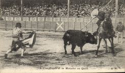 CPA Corrida Course de taureaux Une pique et le matador au Quite 