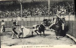 CPA Corrida Course de taureaux Le matador au Quite apres une pique 