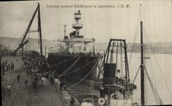 CPA Bateau de Guerre Croiseur cuirasse Verite apres le lancement 