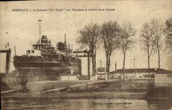 CPA Bateau de Guerre Bordeaux Le cuirasse La VErite Aux Chantiers et Ateliers de la Gironde 