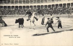 CPA Corrida Course de taureaux Suerte de Vara