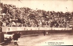 CPA Corrida Course de taureaux La sortie du Toril