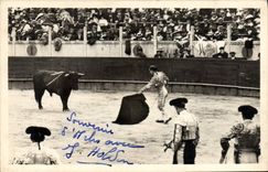 Postal Corrida Curso de toros Principio del trabajo de Muleta