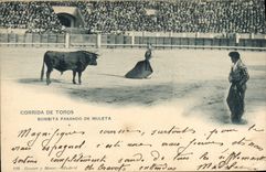 CPA Corrida Course de taureaux Bombita pasando de muletta 
