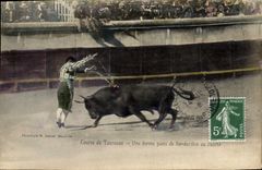 CPA Corrida Course de taureaux Une bonne paire de banderilles au cuarto 