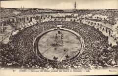 CPA Corrida Course de taureaux Nimes Interieur des arenes pendant une course de taureaux