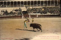 Postal Corrida Corrida de toros una salida en guadaña de un banderillero