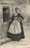 CPA Folklore Jeune fille de Pont Aven 