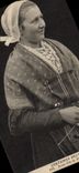 CPA Folklore Jeune fille de Douarnenez 