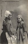 CPA Folklore Fillette et femme de Plougastel Daoulas 