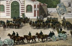 CPA Militaria Artillerie Depart pour le polygone 