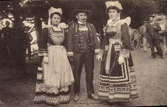 CPA Folklore Costumes de Pont Aven