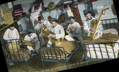 CPA Militaria Musiciens se preparant pour le concert Saxophone 