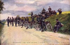 CPA Militaria Chasseurs cyclistes La halte Velo Cycle 