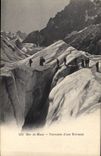 CPA Alpinisme Mer de glace Traversee d'une crevasse 